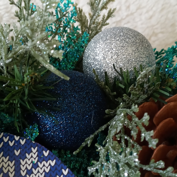 Gnome Christmas Wreath 18" Farmhouse Handmade - Picture 7 of 9